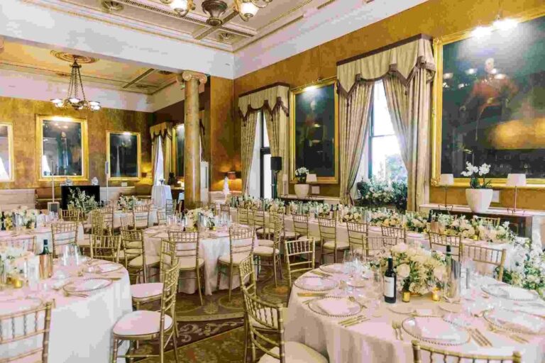 A wedding breakfast in the Carlton, blush linen and gold chiavari chairs, 116 Pall Mall