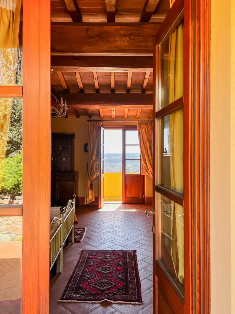 An Apartment Opening to the Valley, Agriturismo Cima alla Serra