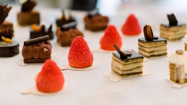 Chocolate and strawberry desserts, Al Habtoor Palace Budapest