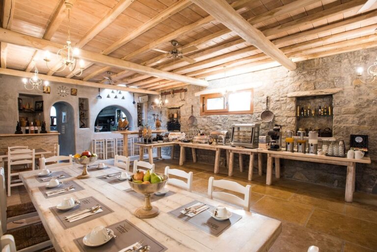 The traditional tavern dining room