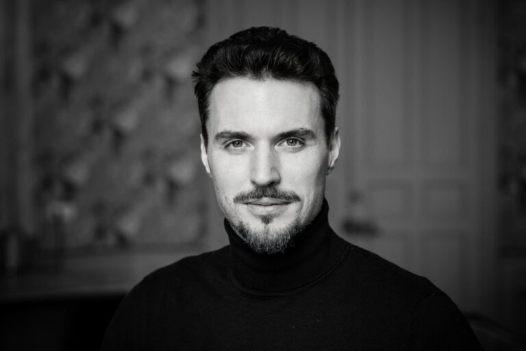 Alex Znaharchuk