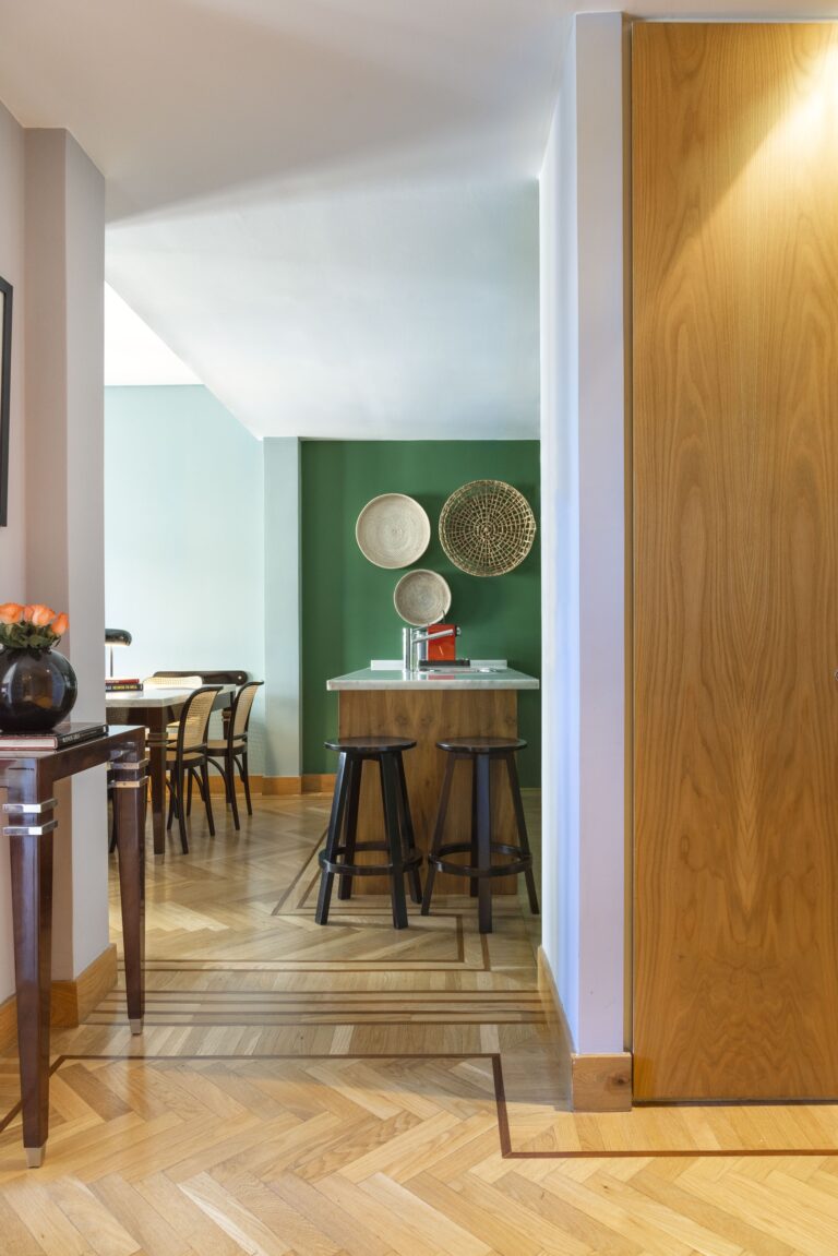 Parquet hallway through to the dining area, Alvear Design Guest House
