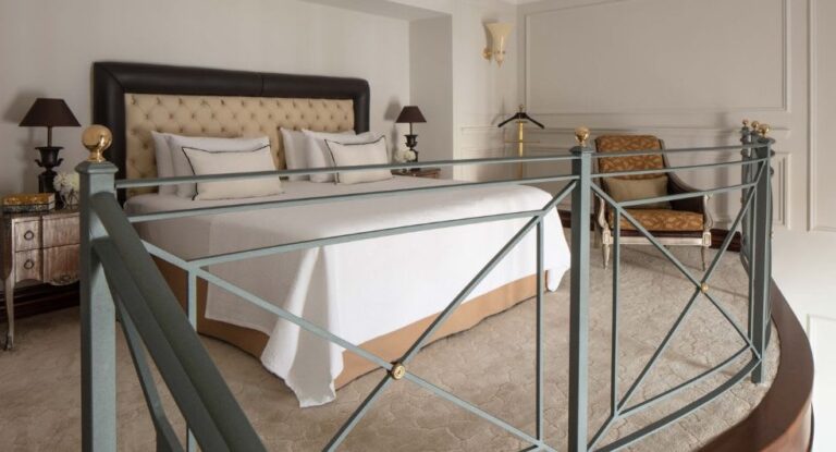 A Suite with Mezzanine Level, Anantara Palazzo Naiadi Rome Hotel