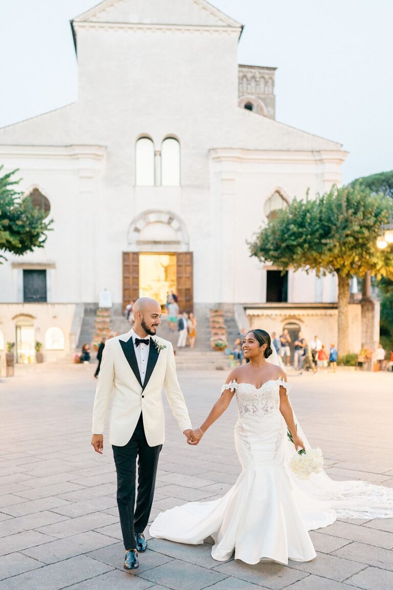Past the Duomo, hand in hand — Ravello, Andrea Gallucci Photography