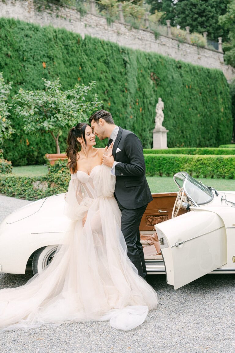 The car, against the ivy wall — Lake Como, Andrea Gallucci Photography