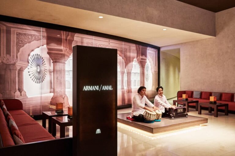 Live musicians at Armani/Amal, Armani Hotel Dubai