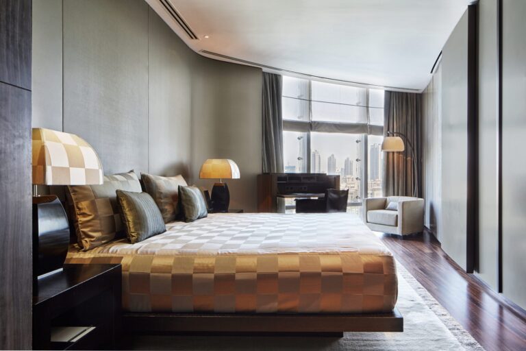 An Armani Deluxe Room with a king bed, Armani Hotel Dubai