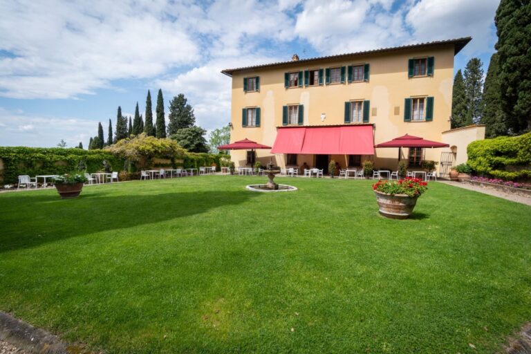 The Villa and Lawn, Art Hotel Villa Agape
