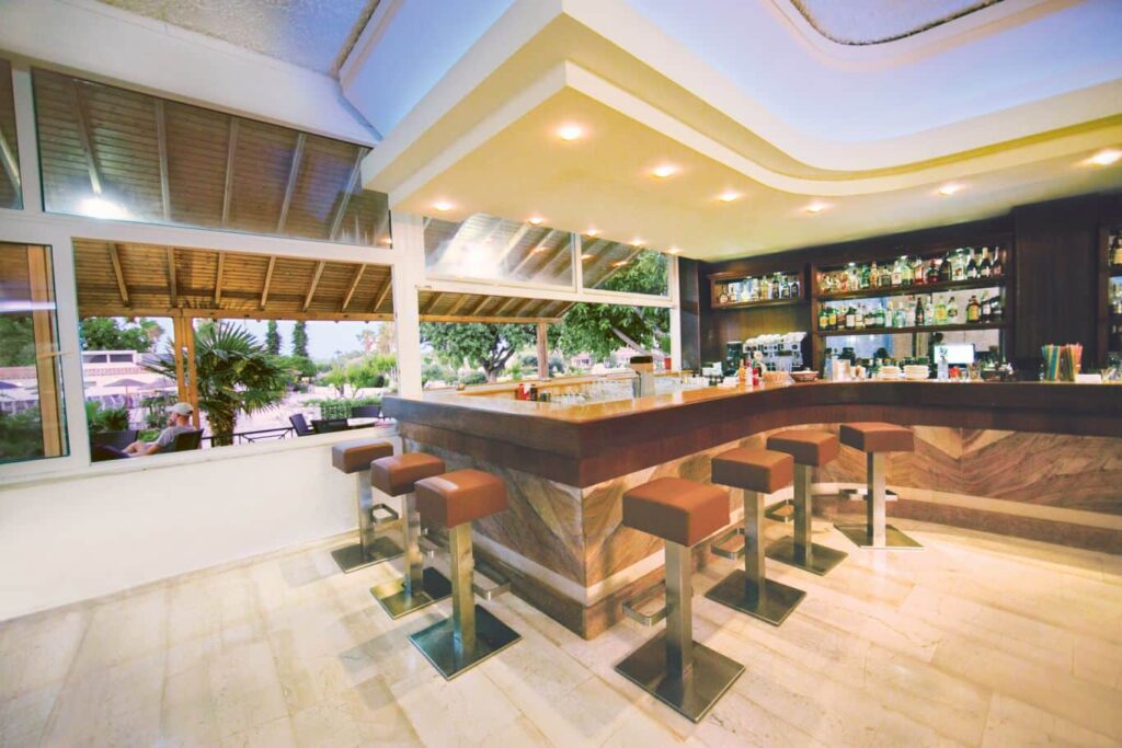 The bar and terrace, Atlantis Hotel