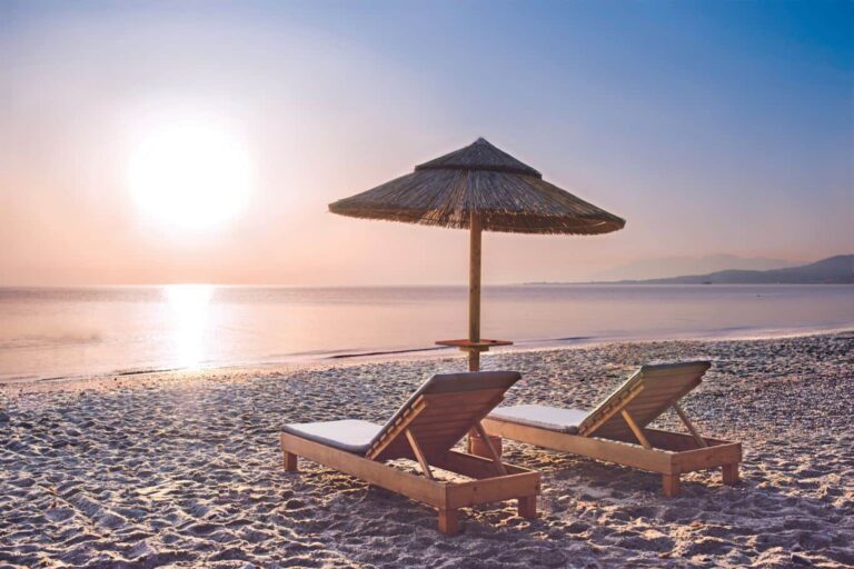 Sunrise on the beach, Atlantis Hotel