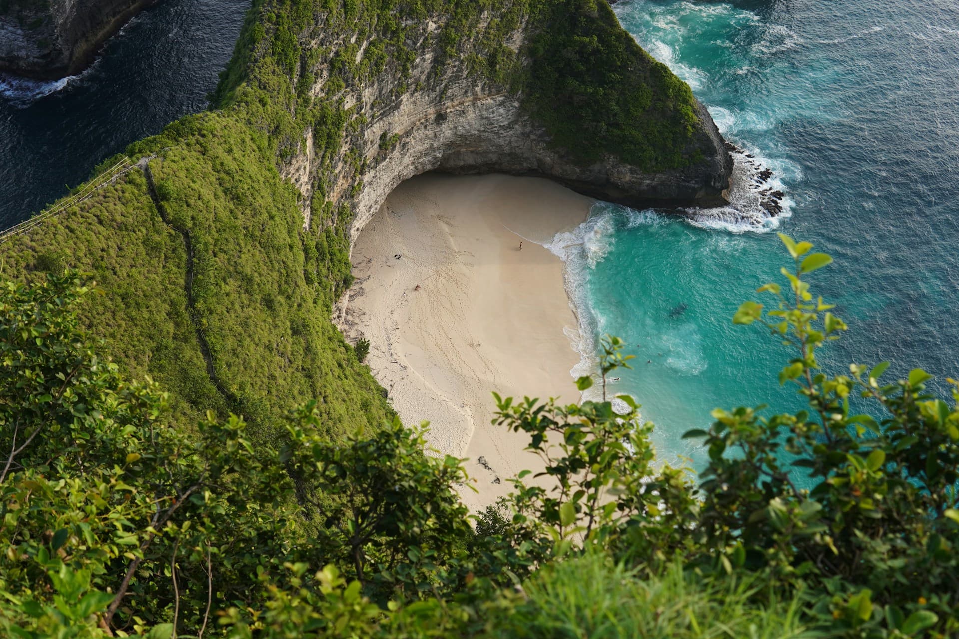 The Nusa Islands Wedding Atlas
