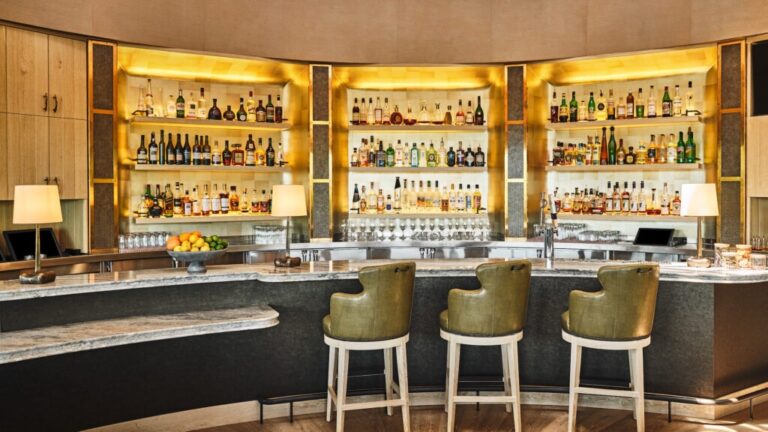 The bar at The Restaurant at Auberge du Soleil, Auberge du Soleil