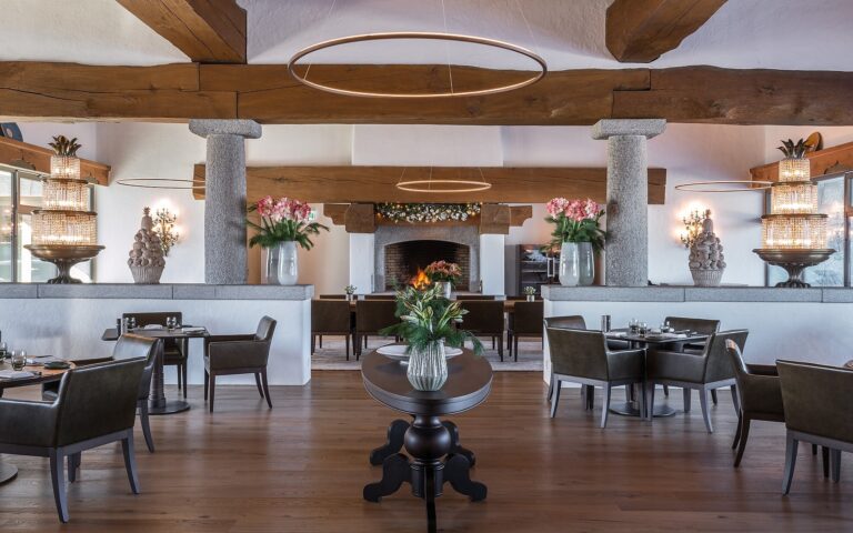 Oak Grill & Pool Patio, Bürgenstock Resort Lake Lucerne