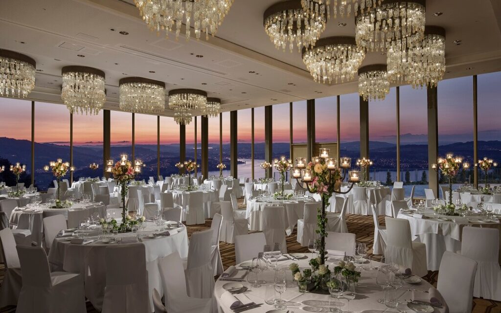 Rooms for the ballroom and the Salle