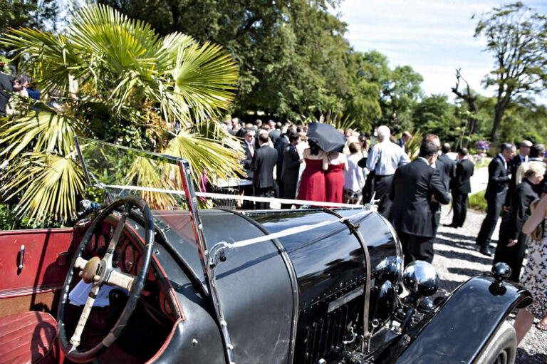 A vintage car at a wedding, Ballinacurra House