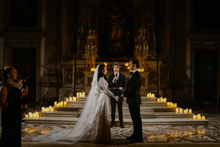 The ceremony by candlelight in the hall of the Scuola Grande di San Giovanni Evangelista, Venice, Barbara Zanon Photography