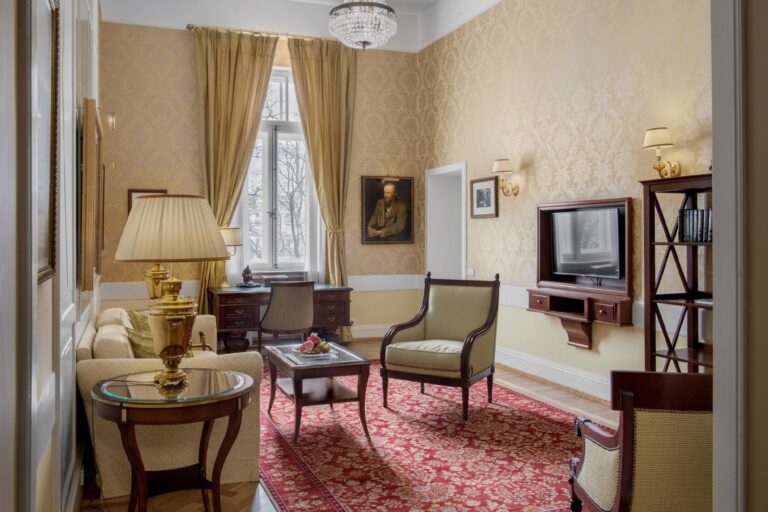 A Historic Suite living room on the first floor, Belmond Grand Hotel Europe