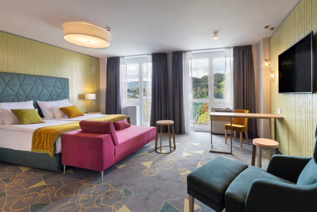 Superior room, lake side