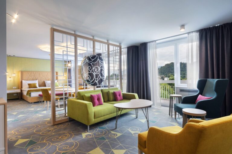 Suite with living area, Bled Rose Hotel