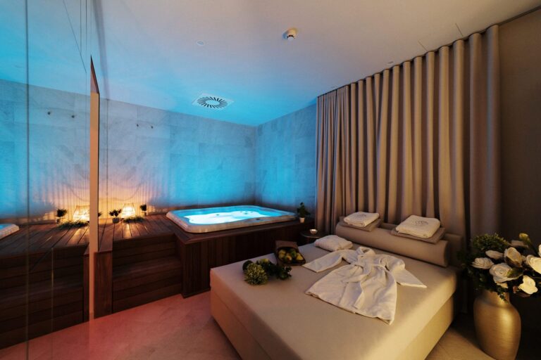 VIP spa room with jacuzzi, Bled Rose Hotel