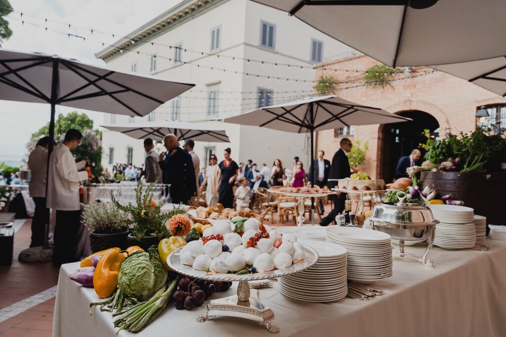 The estate and its table