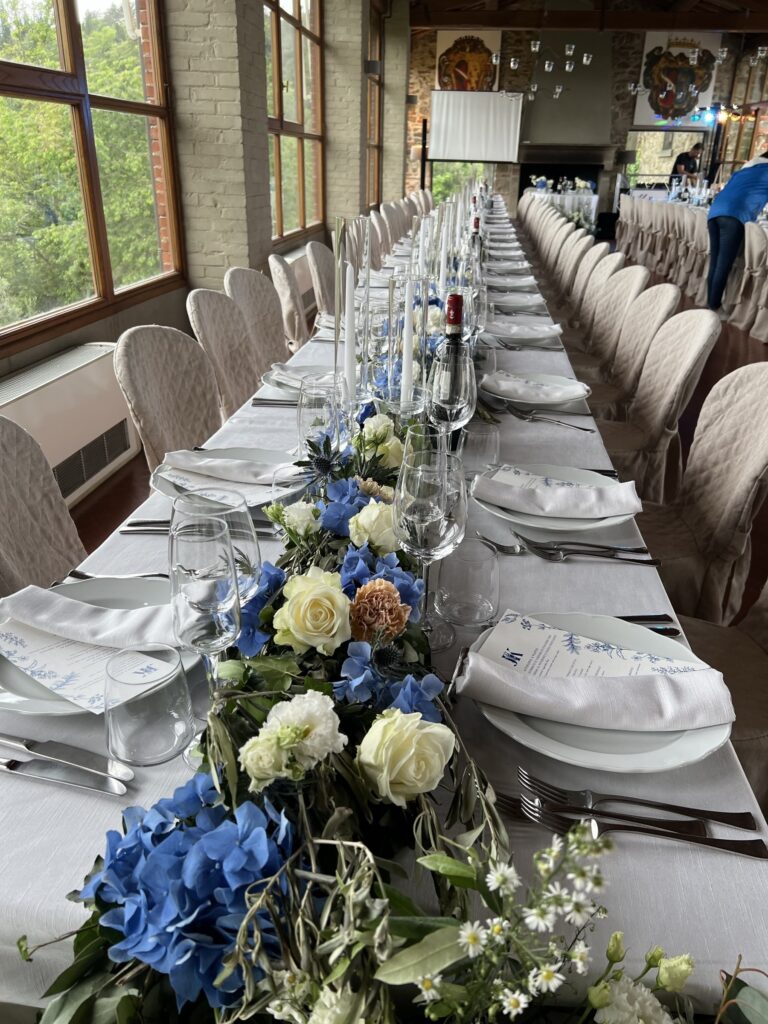 A blue and white tablescape, Castello di Gargonza, Bottega dei fiori