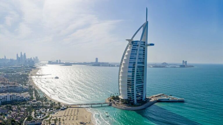 Aerial view of the hotel above the Gulf and the Jumeirah coastline, Burj Al Arab Jumeirah