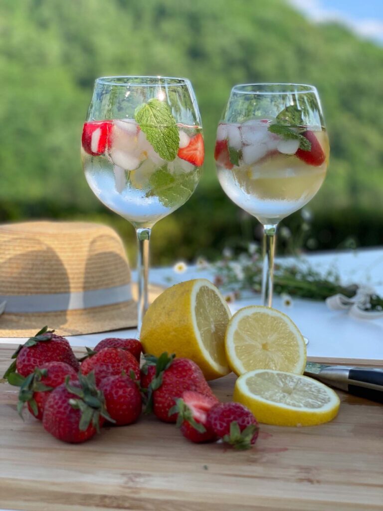 A poolside aperitivo, spritz and Tuscan fruit, Burlamacchi Villas