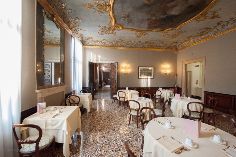 L'Alcova, the Grand Canal Restaurant, tables set beneath a frescoed ceiling, Ca' Sagredo Hotel