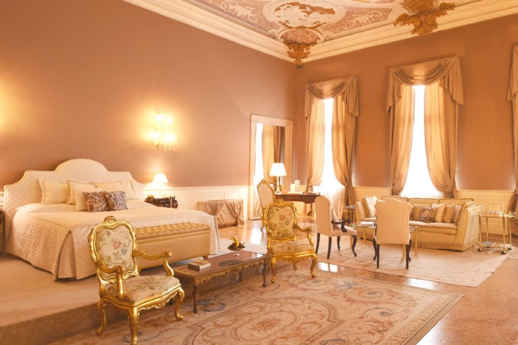 Sagredo Venetian Rooms & Junior Suites