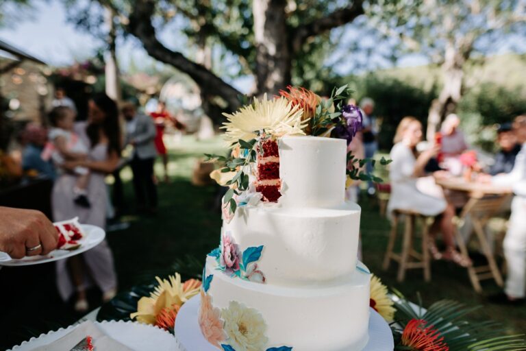 A wedding cake in the garden, Can Lluc Hotel