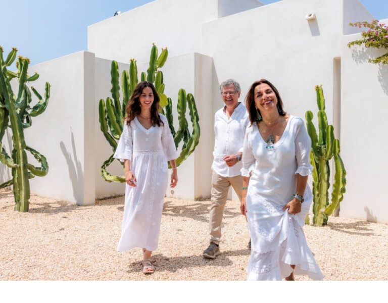 Guests arriving at the villas, Can Lluc Hotel