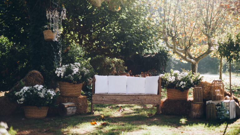 A garden lounge among the greenery, Can Riera de la Pineda