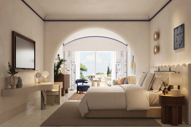 Bedroom with an arched alcove, Capri Palace Jumeirah