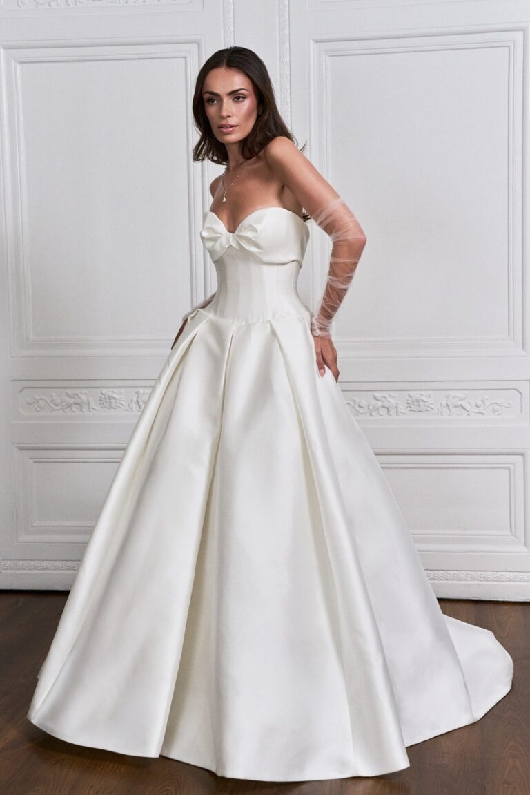 The Hyacinth Glow gown from the Fleur d'Amour collection, Caroline Castigliano