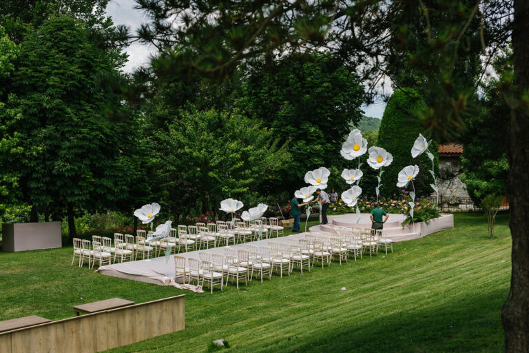 Ceremony chairs and aisle on the lawn, Casa Lavanda