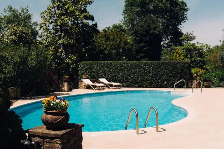 The outdoor swimming pool, Casa Lavanda