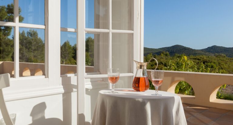 The dining room, opening to the gardens, Casa Nova Estate