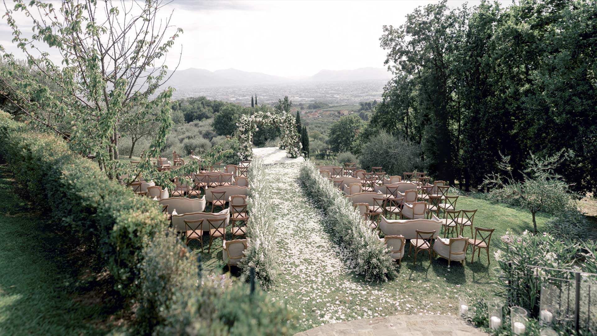 An Outdoor Ceremony over Lucca, Casale de' Pasquinelli
