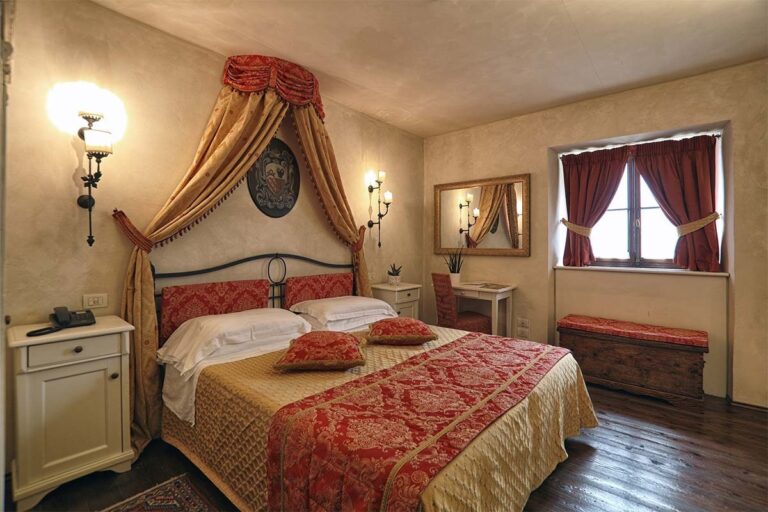 Camera Classica, Castel Brando