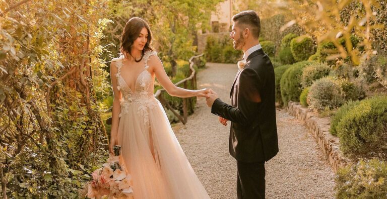 A couple on a garden path, Castel Monastero