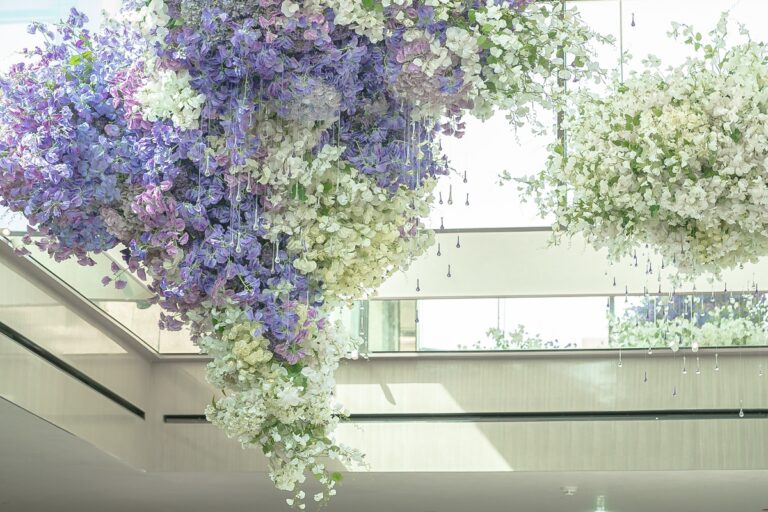 The flower cloud installation at Signor Sassi, Riyadh, over 7,500 stems, Chantal Flores Design