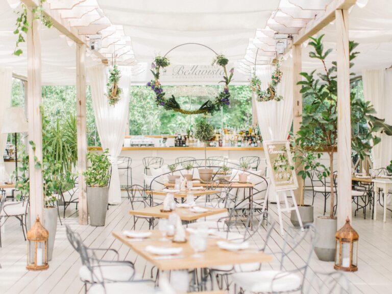 The glazed Bellavista Patio, Chateau Mcely