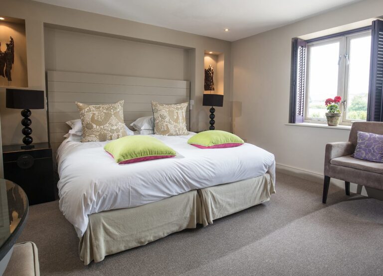 Twin bedroom in Vielha, Chedington Grange