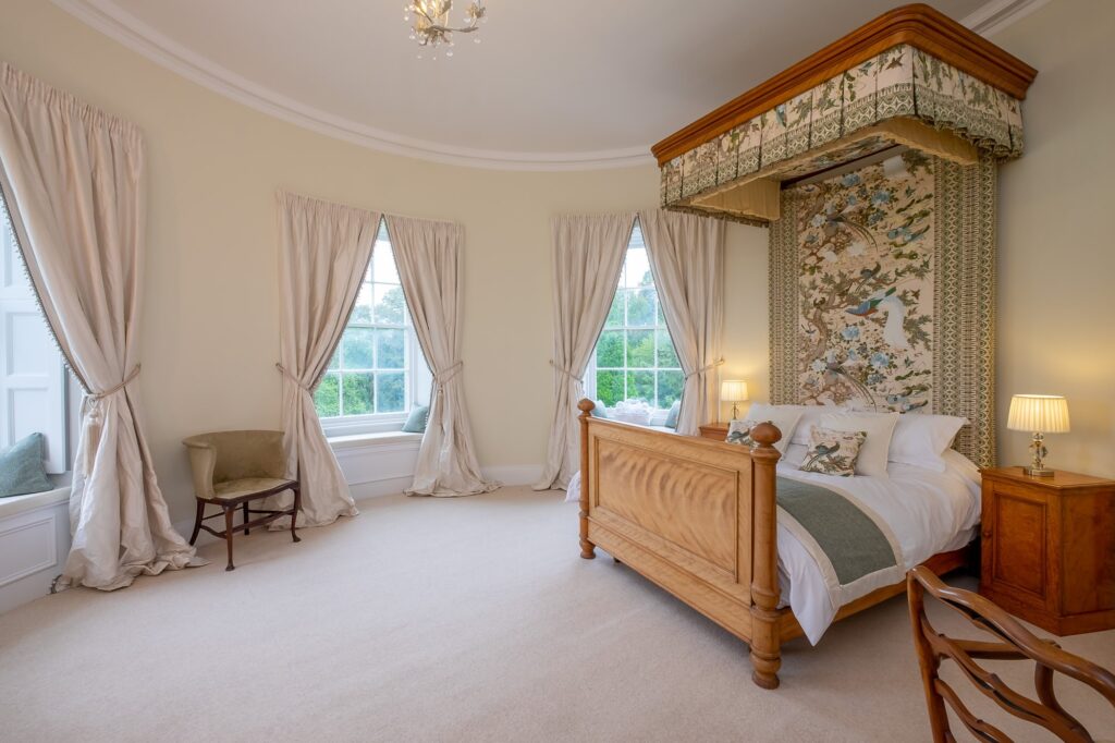 West Wing Apartment