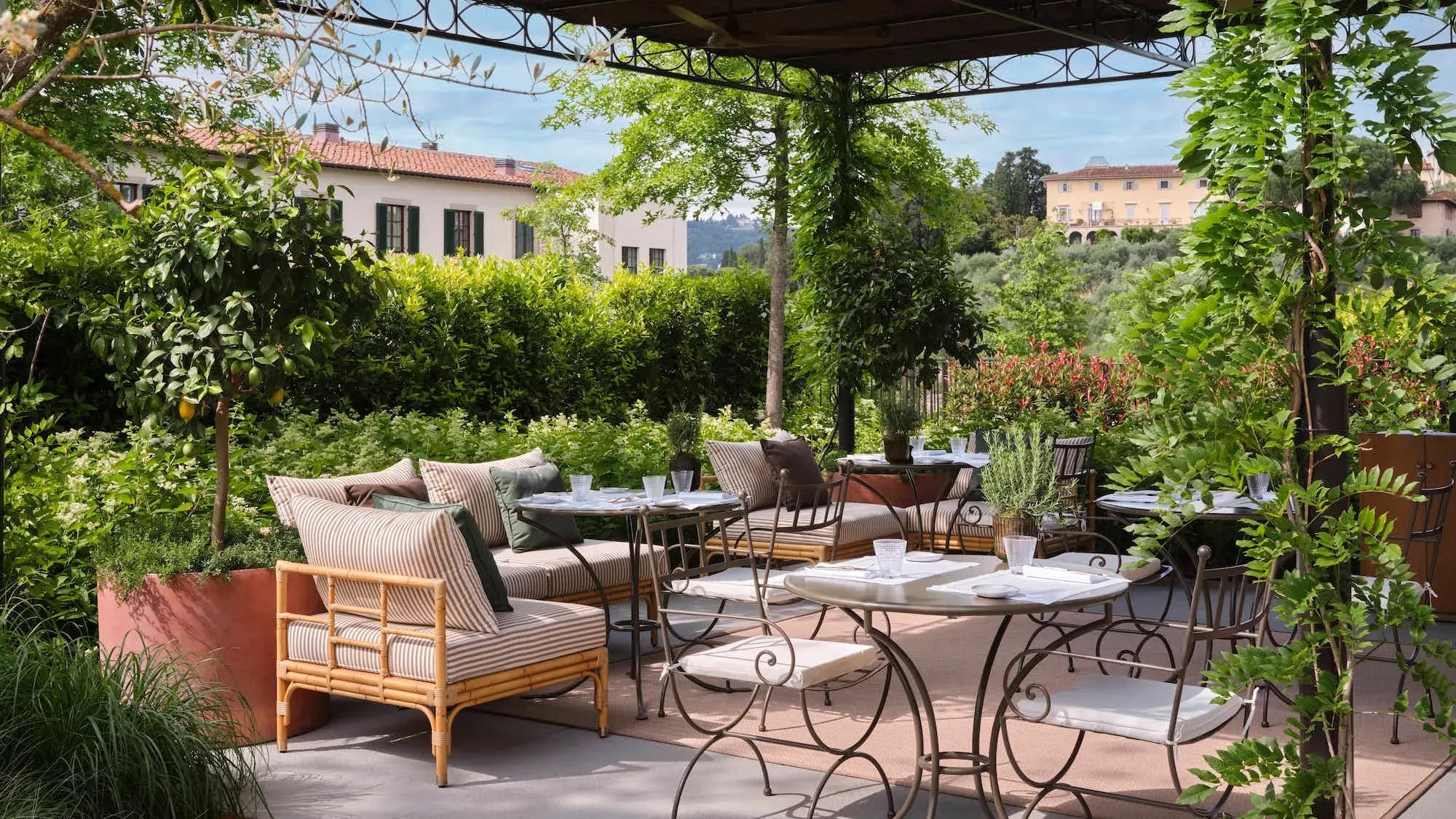 Outdoor Terrace Dining, Fiesole Hillside, Collegio alla Querce