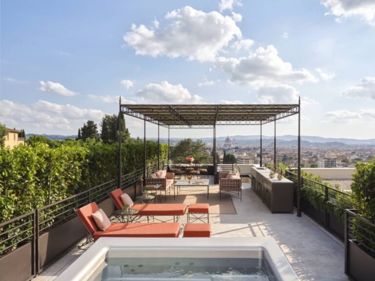 A Private Terrace with Florence Views, Collegio alla Querce