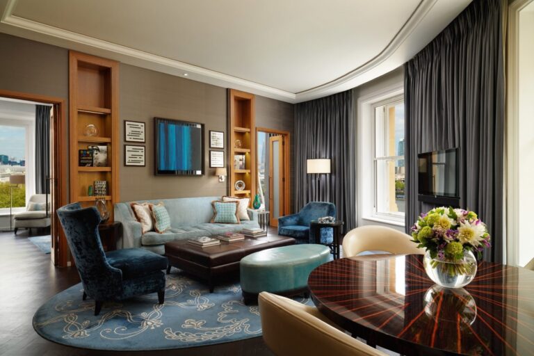 A signature suite for the couple