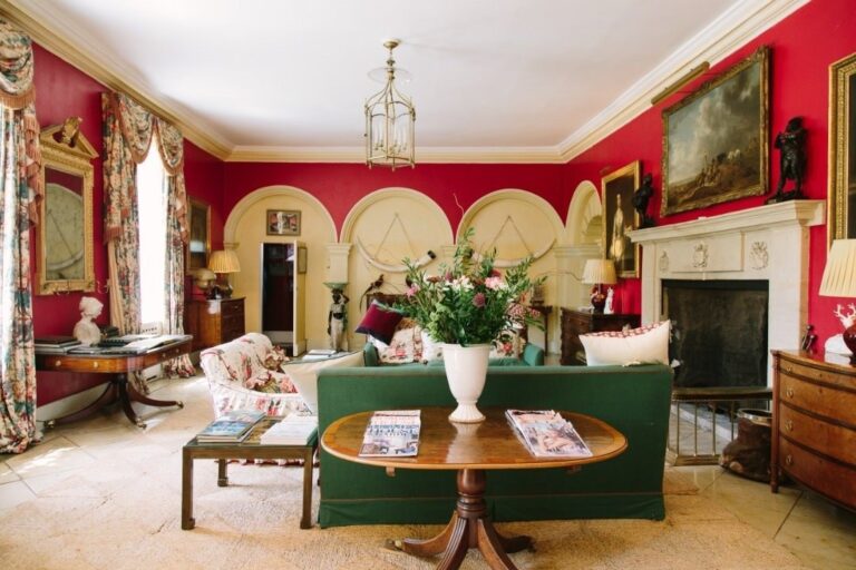 The hall of the manor, Cornwell Manor