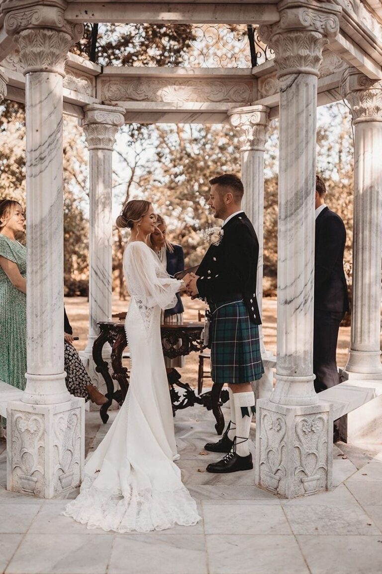 Vows inside the marble gazebo, the groom in a kilt, Creeksea Place